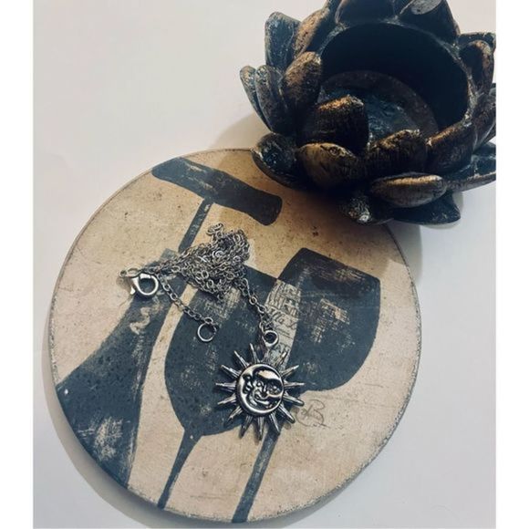 CUTE BOHO SILVER SUN NECKLACE - Picture 4 of 5